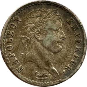 Buste laurée de Napoléon Ier à droite.