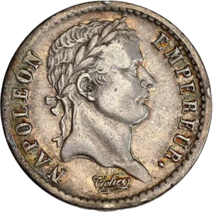 Buste laurée de Napoléon Ier à droite.