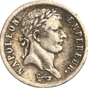 Buste laurée de Napoléon Ier à droite.