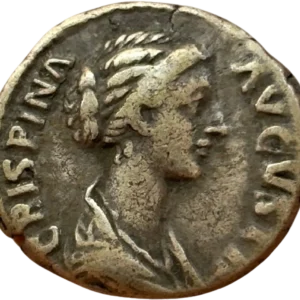 Buste de Crispine à droite.