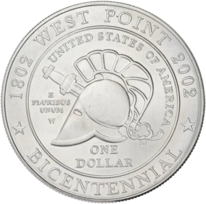 Cérémonie des couleurs avec en arrière plan les monuments de l'académie (The Cadet Chapelle et Washington Hall).