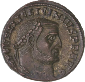 Le génie du peuple romain tourné à gauche, coiffé du modius, tenant une patère et une corne d'abondance. A ses pieds, un autel enflammé.