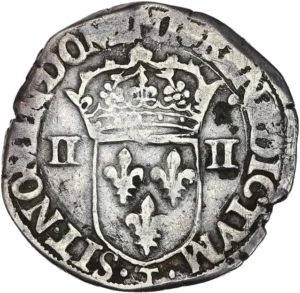 Croix fleurdelisée.