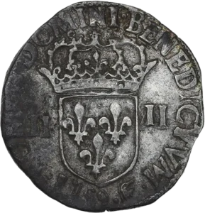 Croix fleurdelisée.