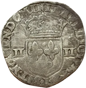 Ecu de France couronné.