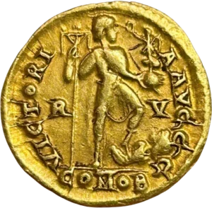 L'empereur debout à droite, en tenue militaire, tenant un étendard et un globe nicéphore; son pied gauche reposant sur un captif à terre, les mains liées dans le dos.