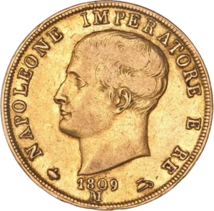 Tête nue de Napoléon Ier à gauche.