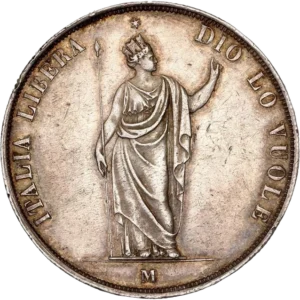 L'Italie drapée, pourtant une coiffe tourelée, debout de face, levant la main droite et tenant une javeline.