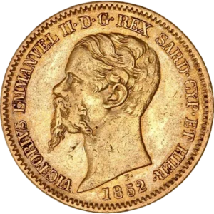 Buste de Victor Emmanuel II à gauche.