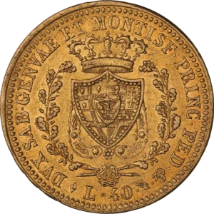 écusson couronné dans une couronne végétale.