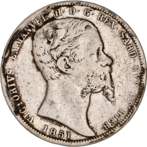 Tête de Victor Emmanuel II à droite.