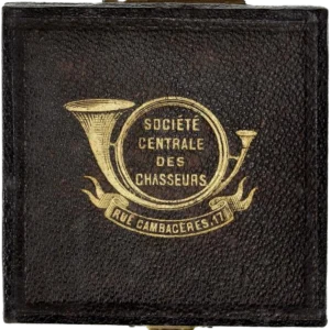 Cerf de Saint Hubert, surmonté de la croix lumineuse.