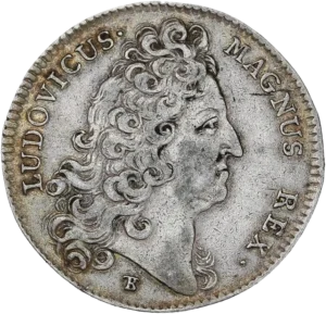 Tête du souverain Louis XIV à droite.