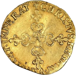 Croix fleurdelisées avec en son centre la lettre d'atelier A.