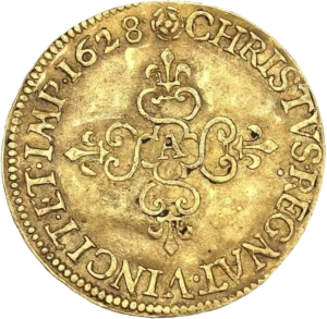 Croix fleurdelisées avec en son centre la lettre d'atelier A.