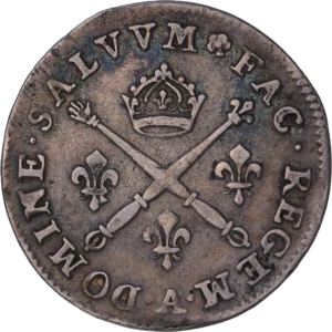 Deux sceptres croisés entre trois lis, sous une couronne.