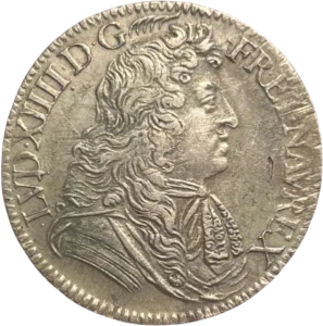 Buste drapé et cuirassé de Louis XIV, à droite avec le col de dentelle, la chevelure longue, armure non cloutée.