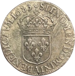 Écu de France couronné.