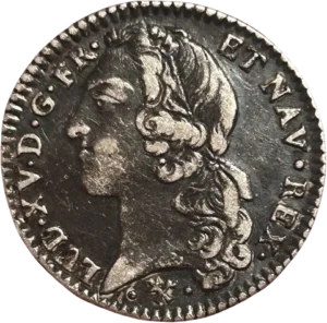 Tête laurée de Louis XV à gauche.