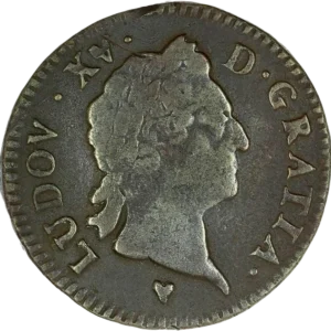 Tête laurée de Louis XV à droite.