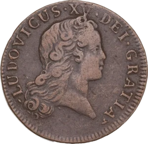 Tête nue de Louis XV à droite.