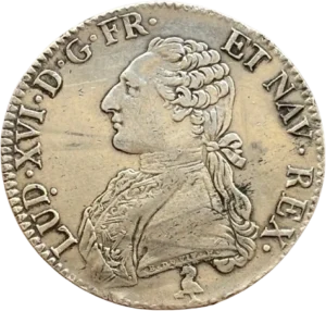 Tête laurée de Louis XV à gauche.