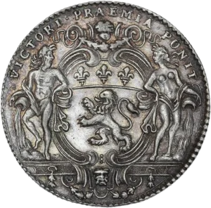 Écusson de la ville de Lyon sur une console enguirlandée, soutenu par les figures allégoriques debout du Rhône et de la Saône laissant échapper l’eau de leurs urnes.