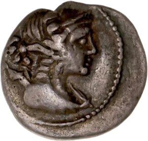 Buste d'Artemis drapé et diadémé à droite.