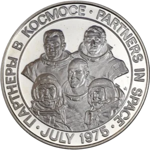ПАРТНЕРЫ В КОСМОСЕ • PARTNERS IN SPACE • JULY 1975 •