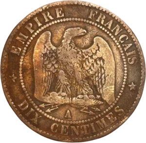 Aigle impérial de face posé sur un foudre.