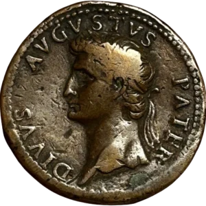 Tête laurée du Divin Auguste à gauche.