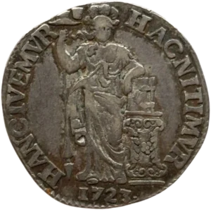 Allégorie féminine accoudée à une stèle supportant une Bible.