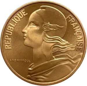 Buste de Marianne à gauche.