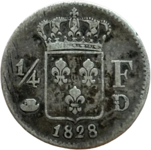 écu de France couronné dans une couronne de laurier.