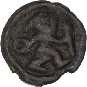 Personnage courant à droite, tenant un torque et une lance.