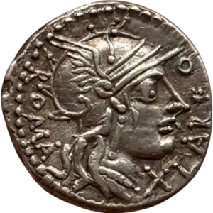 Tête casquée de Rome à droite.