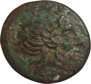 AΦY-TAI / un aigle se tenant à droite.