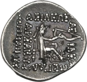 Le roi à droite est assis sur un trône à dossier, tenant un arc de sa main droite.