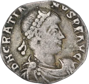 Buste de Gratien à droite.