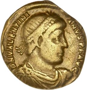 L'empereur, vêtu militairement, tenant une haste et une victoriola.