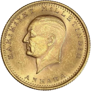 Buste de Kemal Ataturk à gauche.