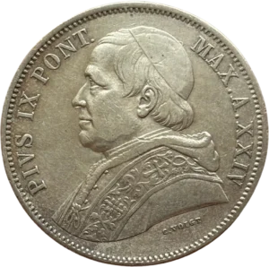 Buste de Pape Pie IX à gauche.