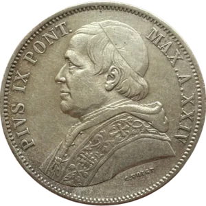 Buste de Pape Pie IX à gauche.